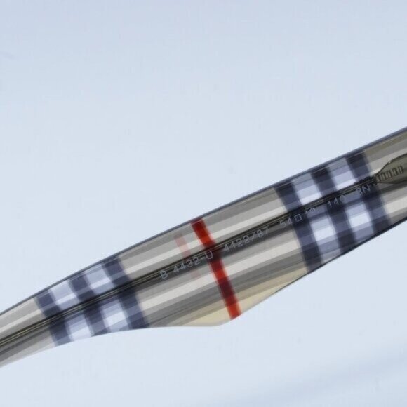 🕶️ New Burberry BE4432U 412287 Sunglasses - Vintage Check Frame - Picture 8 of 10